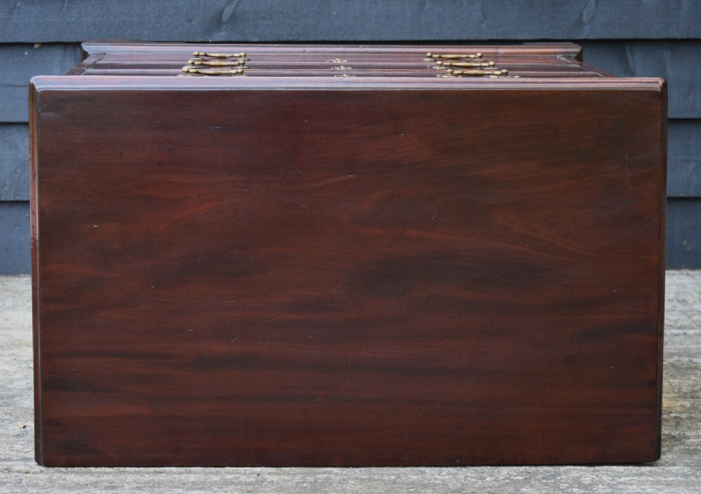 Excellent Georgian Mahogany Batchelors Chest of Drawers, Small Proportions. View XII