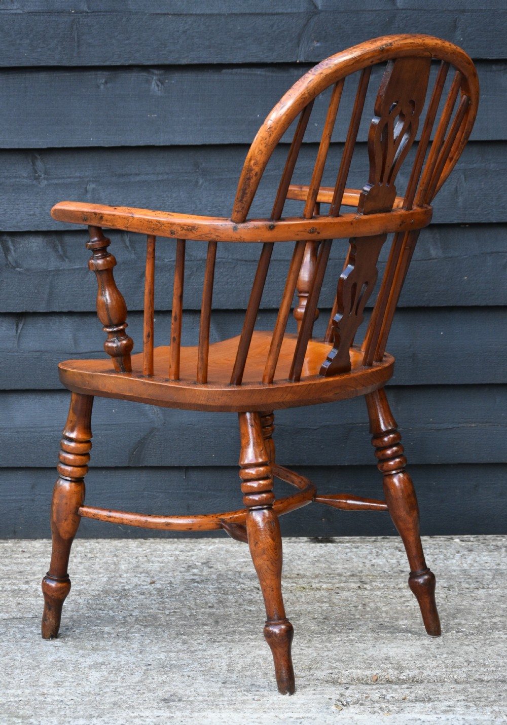 Superb Early 19th Century Yew & Elm Windsor Armchair, Georgian. View IV