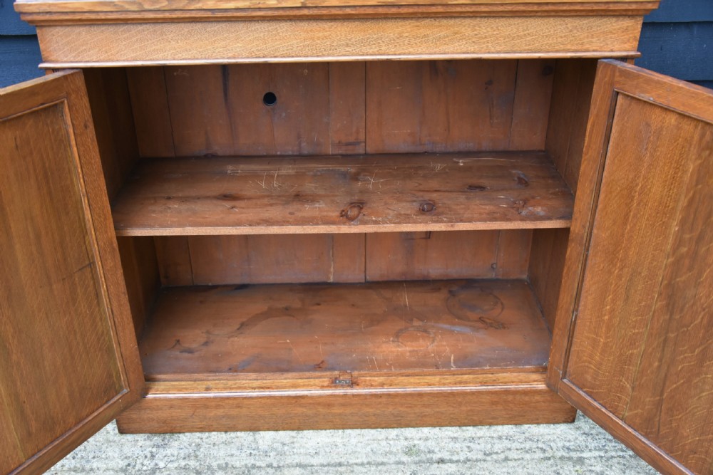 Late Victorian Light Oak Bookcase C.1890. View VII