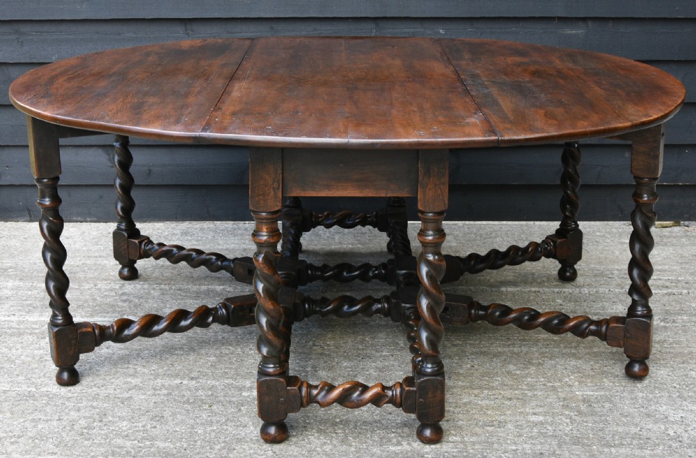 Outstanding Large Oak Double Gateleg Dining Table To Seat 8 People, 19th Century.