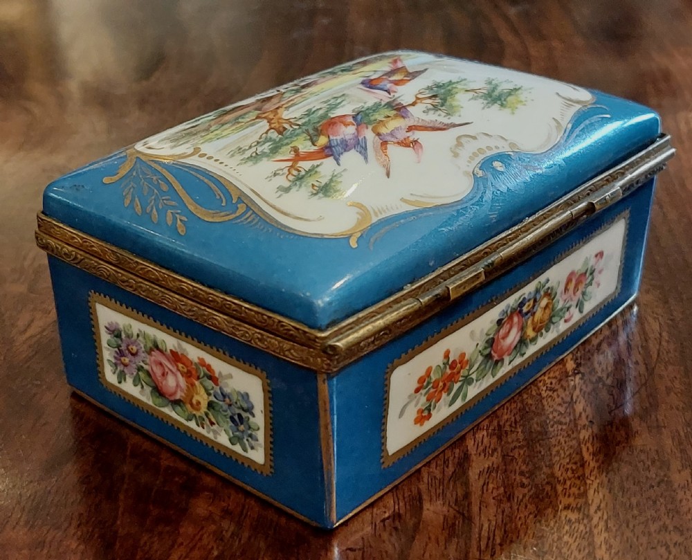 Beautiful Porcelain Jewellery Box C.1890-1900, Hand Painted. View IV