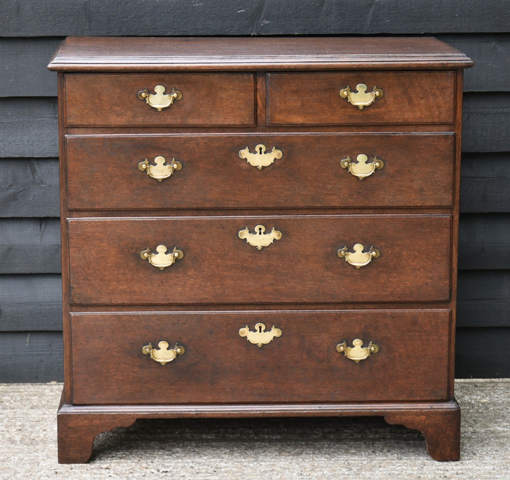Handsome Georgian Oak Chest of Drawers c.1750  View III