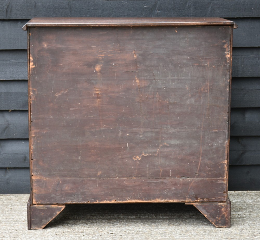 Handsome Georgian Oak Chest of Drawers c.1750  View IV