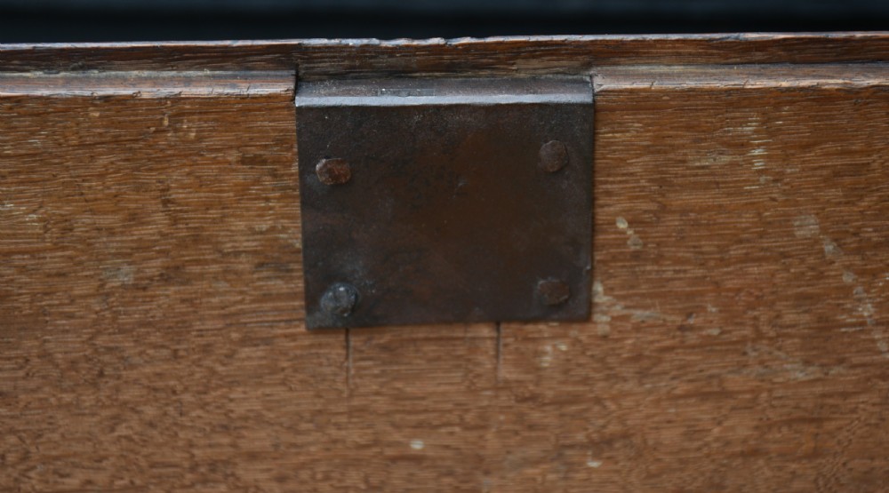 Handsome Georgian Oak Chest of Drawers c.1750  View VI