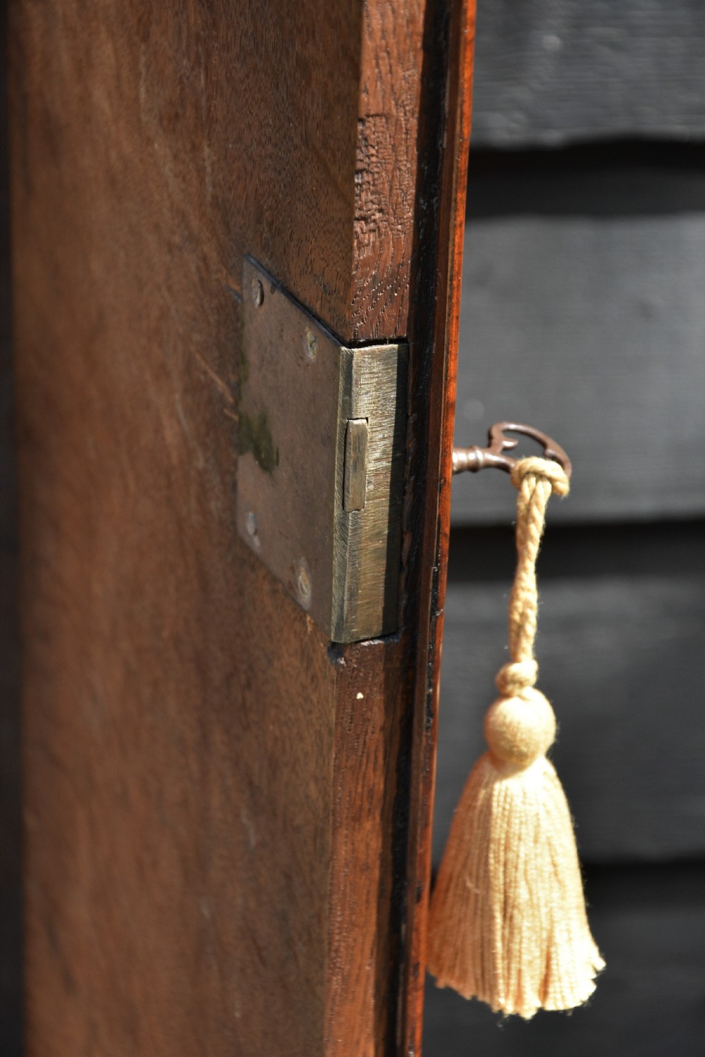 Superb 18th Century Walnut Longcase Clock By Smithfield Of Rumford C.1732. View VIII