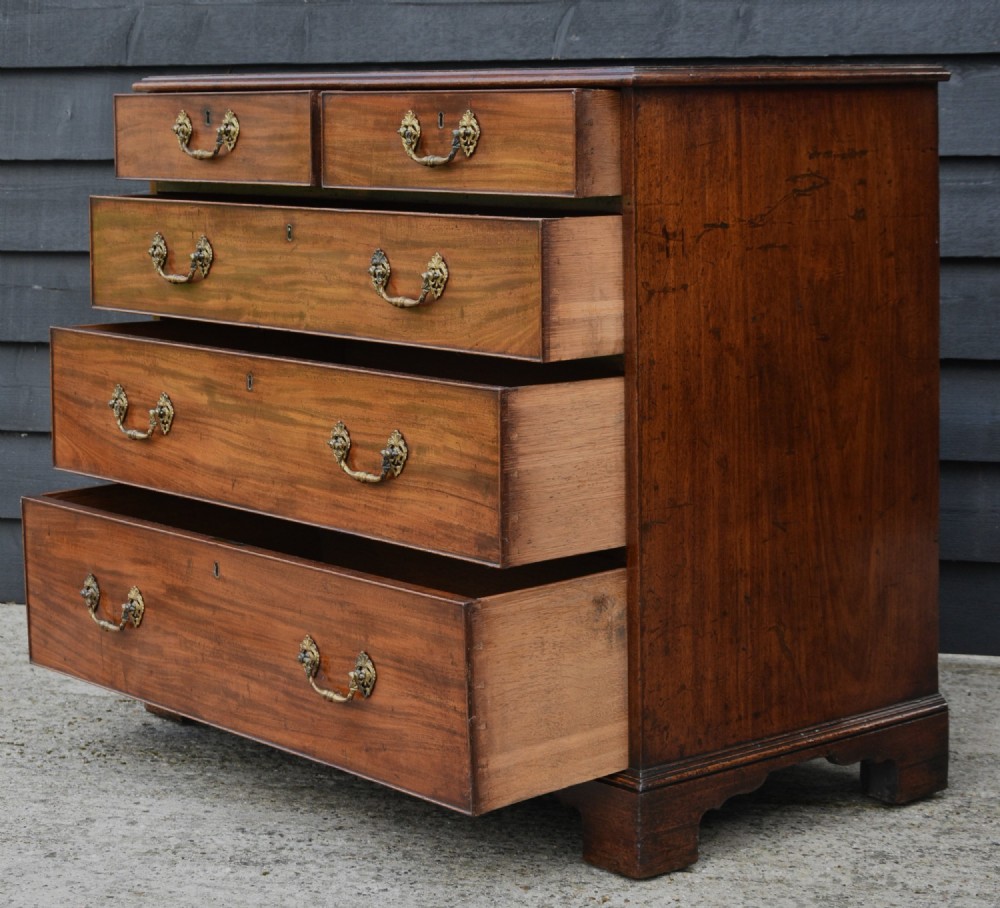 Superb Georgian Mahogany Chest Of Drawers C.1760 View VII