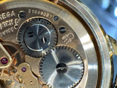 fig 2. Omega – Vintage 1960s – 9ct Gold – Cal. 611 Manual Wind watch