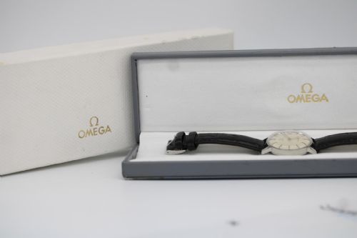 OMEGA GENVE 136011 1966 STAINLESS STEEL MANUAL WIND CALIBRE 611 WATCH - ADDITIONAL PHOTO 1