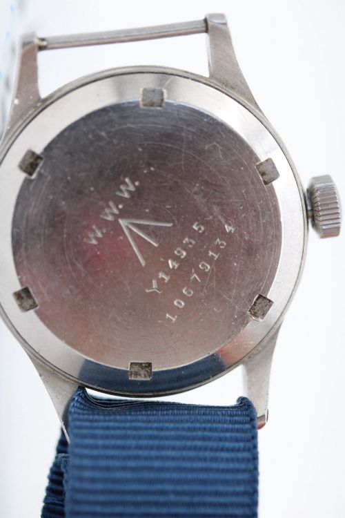 OMEGA BRITISH MILITARY DIRTY DOZEN WW2 CALIBRE 30T2 STAINLESS STEEL BROAD ARROW WRIST WATCH - ADDITIONAL PHOTO 1
