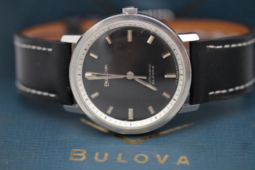 Bulova Vintage Classic – Black Dial – Original Box – Circa 1960