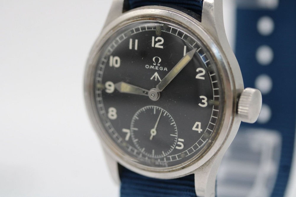 Omega British Military “Dirty Dozen” – WW2 – Calibre 30T2 – Stainless Steel – Broad Arrow Wrist watch View V