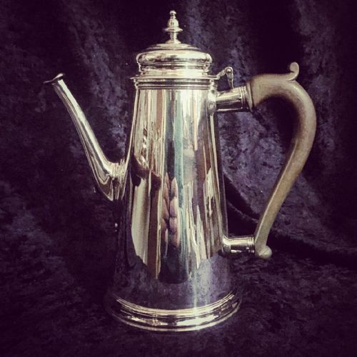 GEORGIAN STYLE SILVER COFFEE POT - ADDITIONAL PHOTO 1
