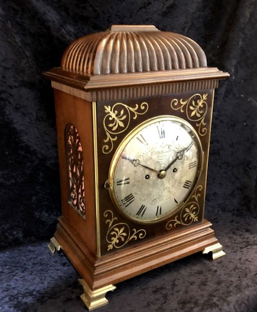 A FINE VICTORIAN MAHOGANY BRACKET CLOCK BY J W BENSON - ADDITIONAL PHOTO 3