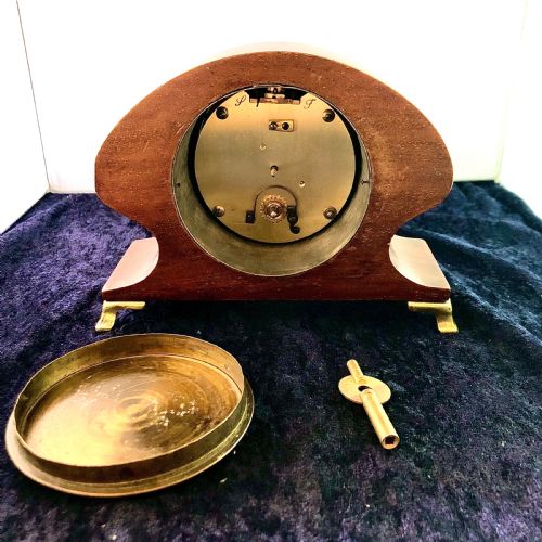AN ART NOUVEAU MAHOGANY MANTEL CLOCK TIMEPIECE - ADDITIONAL PHOTO 4