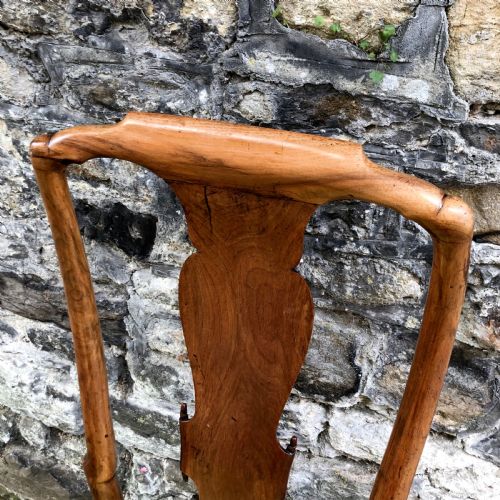 A FINE QUEEN ANNE PERIOD WALNUT SIDE CHAIR - ADDITIONAL PHOTO 5