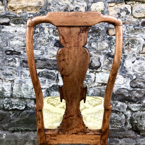 A FINE QUEEN ANNE PERIOD WALNUT SIDE CHAIR - ADDITIONAL PHOTO 8