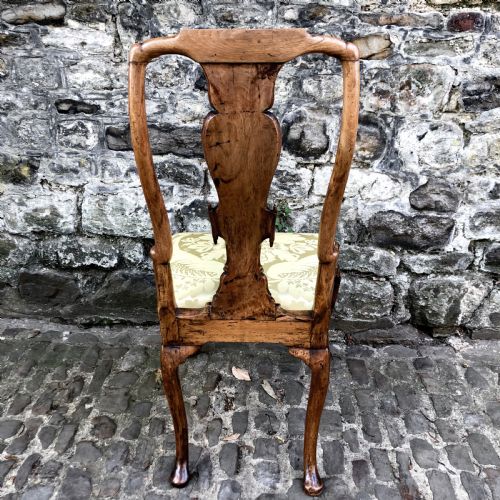 A FINE QUEEN ANNE PERIOD WALNUT SIDE CHAIR - ADDITIONAL PHOTO 9