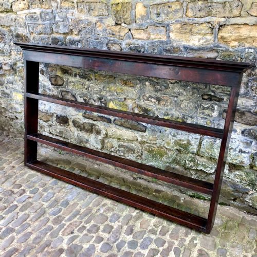 AN EARLY GEORGE III OAK PLATE RACK - ADDITIONAL PHOTO 1