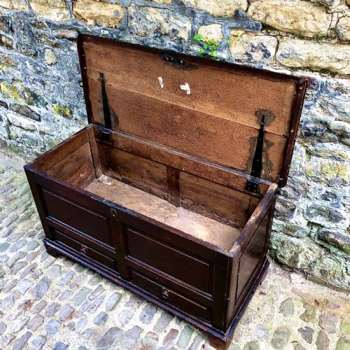 A GEORGE II OAK MULE CHEST - ADDITIONAL PHOTO 5