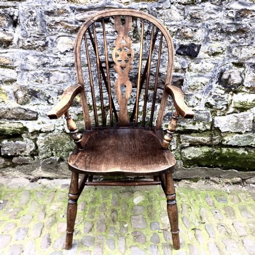 A SET OF SEVEN ASH AND ELM WINDSOR CHAIRS - ADDITIONAL PHOTO 6