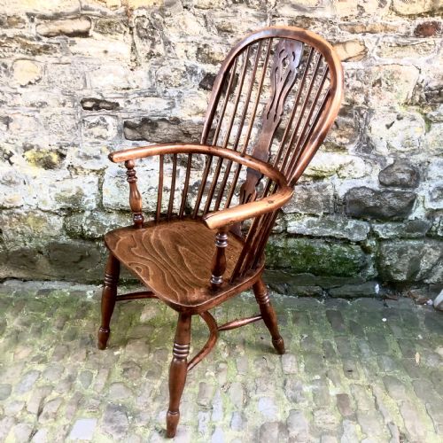 A MID VICTORIAN YEW WOOD WINDSOR CHAIR - ADDITIONAL PHOTO 2