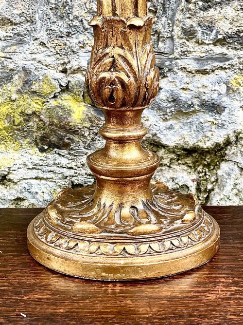 A PAIR OF EARLY 20TH CENTURY GILTWOOD TABLE LAMPS - ADDITIONAL PHOTO 6
