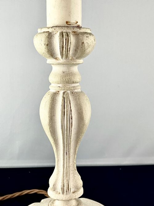 AN EARLY 20TH CENTURY PAINTED TABLE LAMP - ADDITIONAL PHOTO 3