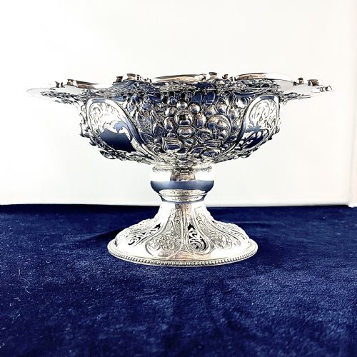 A FINE LATE VICTORIAN SILVER TAZZA - ADDITIONAL PHOTO 1
