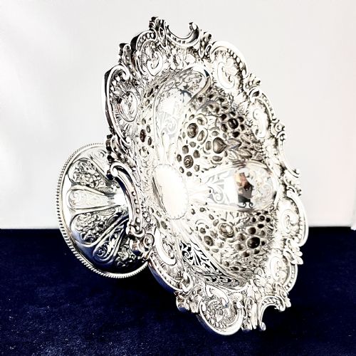 A FINE LATE VICTORIAN SILVER TAZZA - ADDITIONAL PHOTO 3