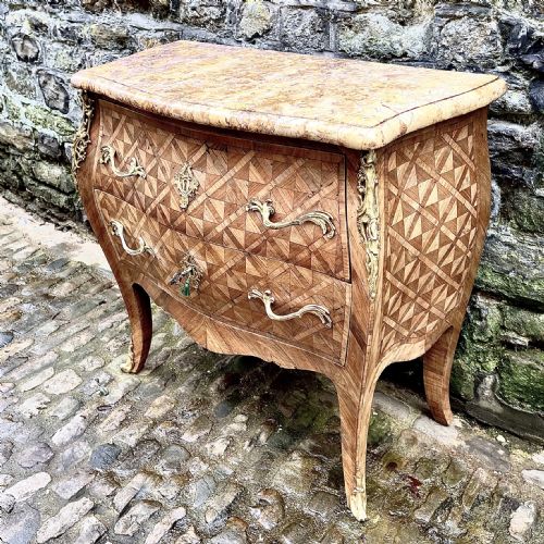 A LOUIS XV STYLE KINGWOOD CHEST OF DRAWERS STAMPED TORREZ - ADDITIONAL PHOTO 1