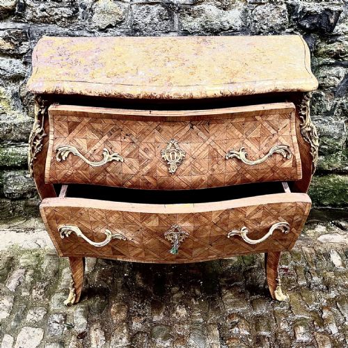A LOUIS XV STYLE KINGWOOD CHEST OF DRAWERS STAMPED TORREZ - ADDITIONAL PHOTO 2