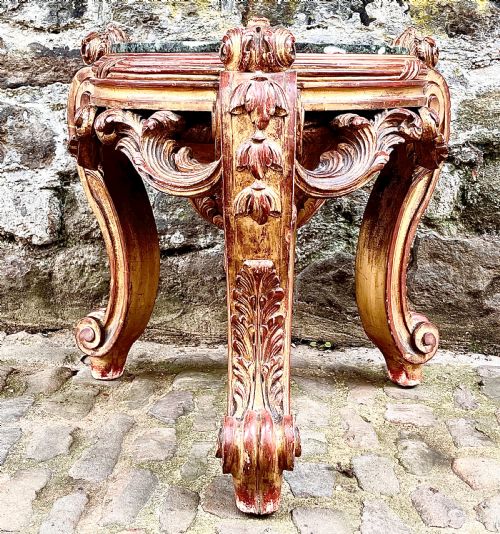 A MID 19TH CENTURY ITALIAN GILTWOOD PEDESTAL - ADDITIONAL PHOTO 1