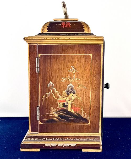 AN EARLY 20TH CENTURY CHINOISERIE MANTEL CLOCK TIMEPIECE - ADDITIONAL PHOTO 2