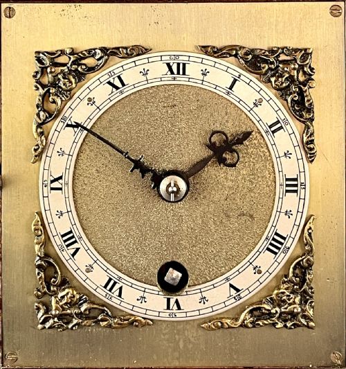 AN EARLY 20TH CENTURY CHINOISERIE MANTEL CLOCK TIMEPIECE - ADDITIONAL PHOTO 4