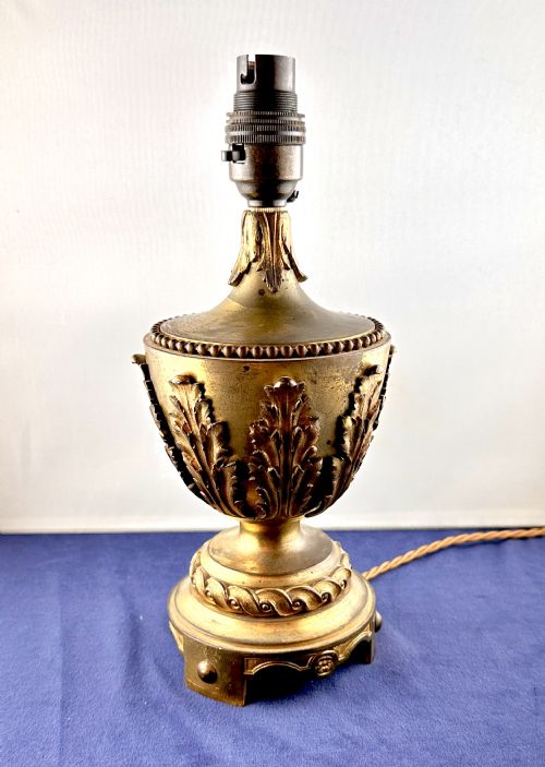 A PAIR OF EARLY 20TH CENTURY FRENCH GILT BRONZE LAMPS - ADDITIONAL PHOTO 5