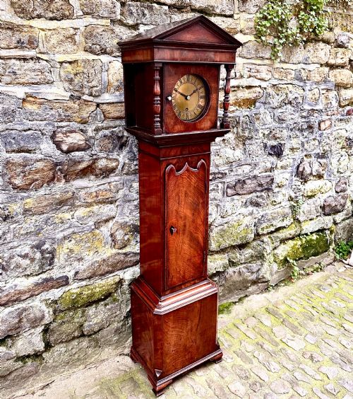 A GEORGE III SMALL MAHOGANY LONGCASE CLOCK - ADDITIONAL PHOTO 5