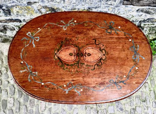 A SHERATON REVIVAL PAINTED TABLE - ADDITIONAL PHOTO 3
