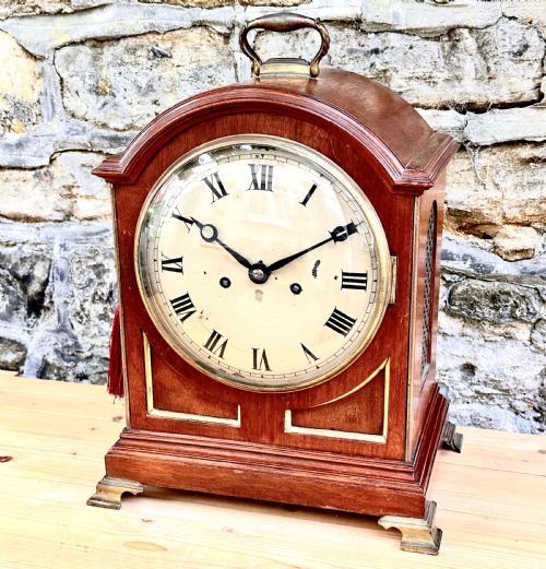 A LATE VICTORIAN MAHOGANY BRACKET CLOCK - ADDITIONAL PHOTO 1