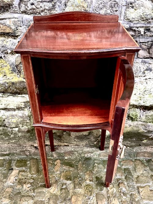 A PAIR OF EDWARDIAN BEDSIDE TABLES - ADDITIONAL PHOTO 4