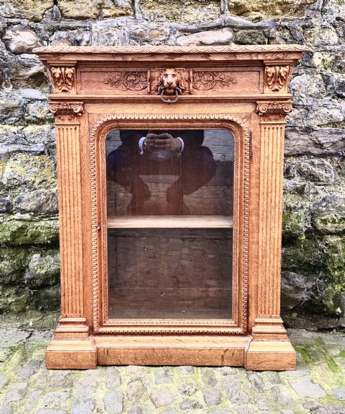 A VICTORIAN PALE OAK PEDESTAL BOOKCASE - ADDITIONAL PHOTO 1