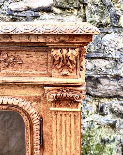 A VICTORIAN PALE OAK PEDESTAL BOOKCASE - ADDITIONAL PHOTO 2