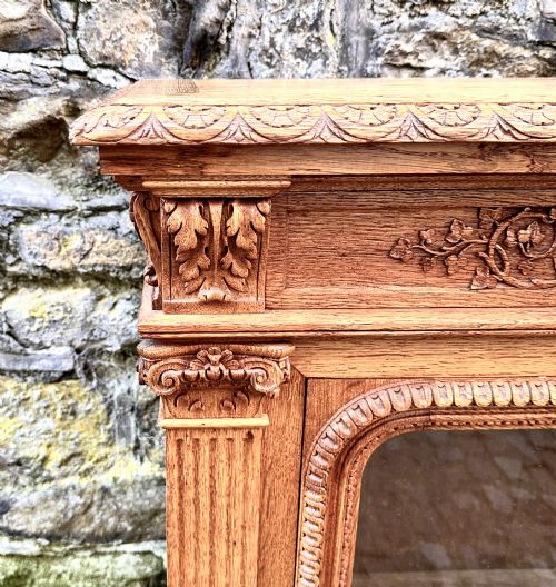 A VICTORIAN PALE OAK PEDESTAL BOOKCASE - ADDITIONAL PHOTO 5