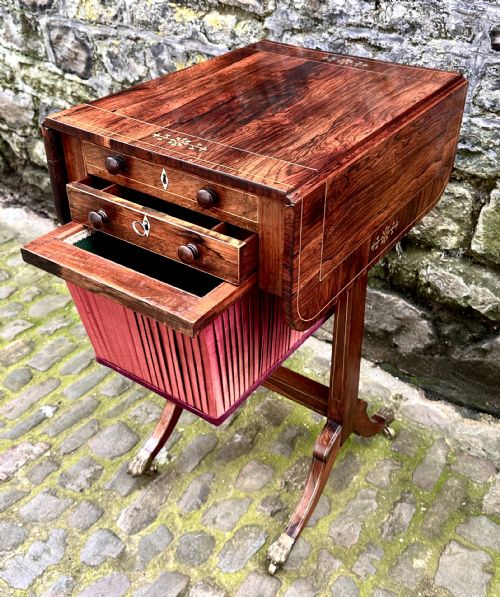 A FINE REGENCY ROSEWOOD WORK TABLE - ADDITIONAL PHOTO 3