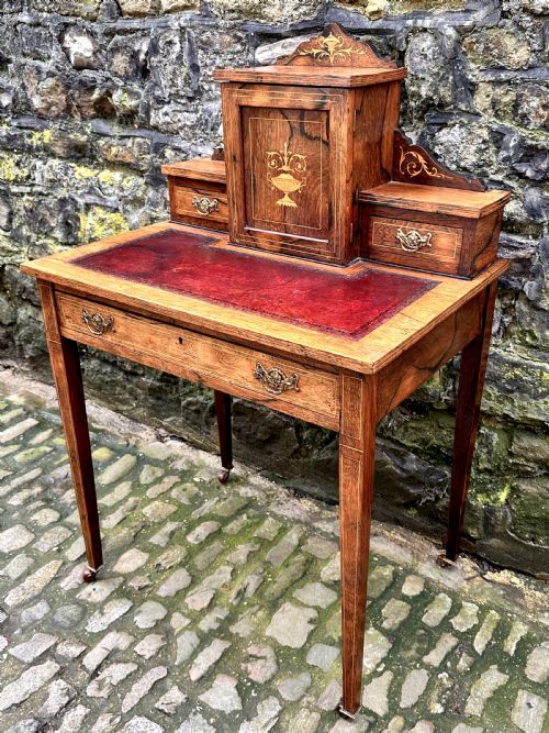 A LATE VICTORIAN ROSEWOOD BONHEUR DU JOUR - ADDITIONAL PHOTO 2