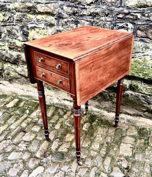 A REGENCY MAHOGANY DROPLEAF SIDE TABLE - ADDITIONAL PHOTO 1