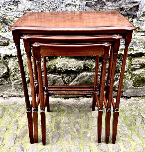 A LATE VICTORIAN MAHOGANY NEST OF THREE TABLES - ADDITIONAL PHOTO 5