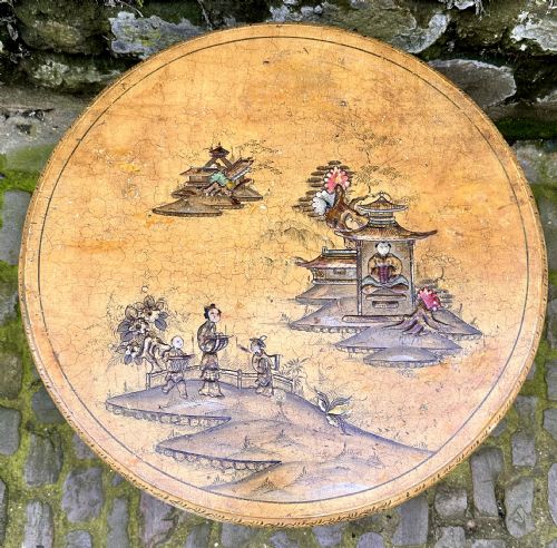 AN EARLY 20TH CENTURY CHINOISERIE COFFEE TABLE - ADDITIONAL PHOTO 2