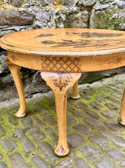 AN EARLY 20TH CENTURY CHINOISERIE COFFEE TABLE - ADDITIONAL PHOTO 4