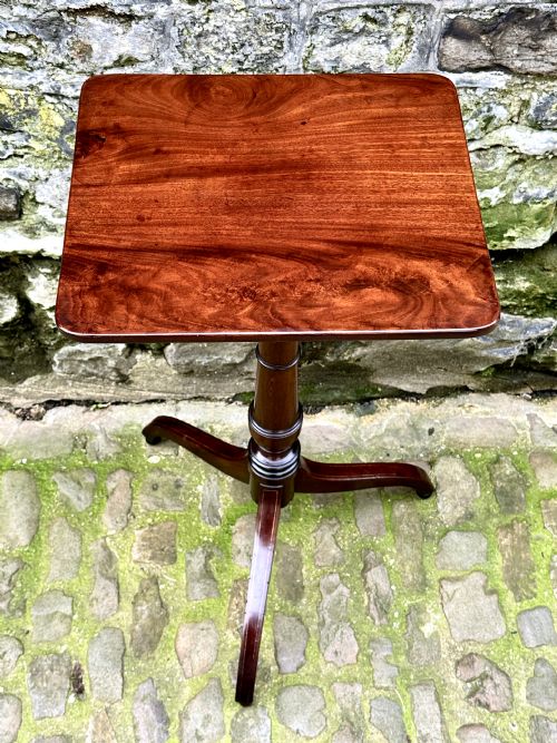 A FINE REGENCY MAHOGANY TRIPOD WINE TABLE - ADDITIONAL PHOTO 3