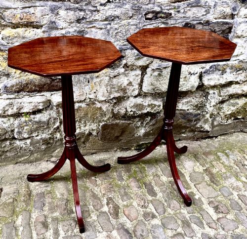 A PAIR OF REGENCY MAHOGANY LAMP TABLES - ADDITIONAL PHOTO 3
